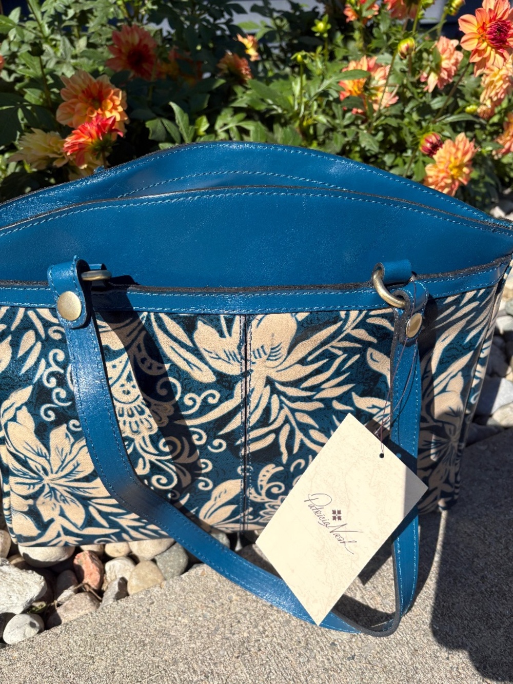 Medium/Large Handbag by Patricia Nash